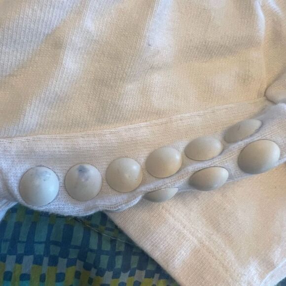 2 for $20! Republic Women’s Cream Embellished sweatshirt  Size Large - Picture 6 of 6